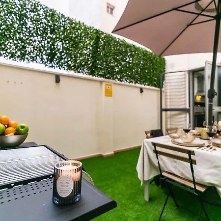 Bajo Urbano Boutique En Carlos Haya Con Terraza Y Parking *