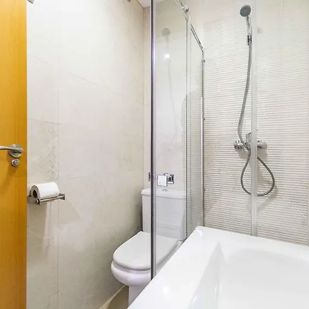 Apartment Bajo Urbano Boutique En Carlos Haya Con Terraza Y Parking *